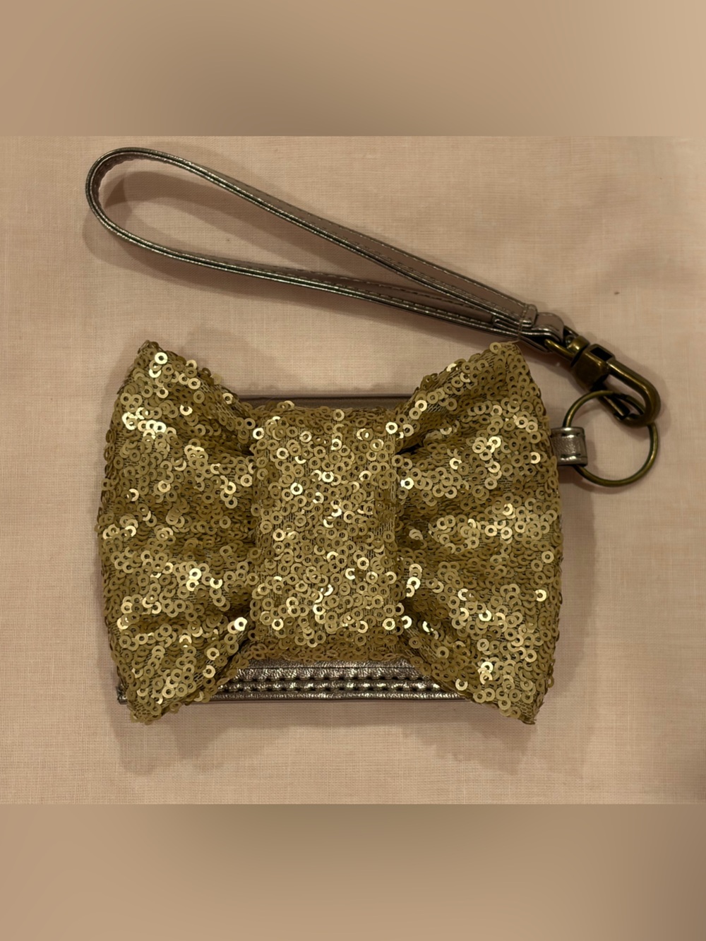 aerie Gold Sequin Bow Wristlet 🤎🎀